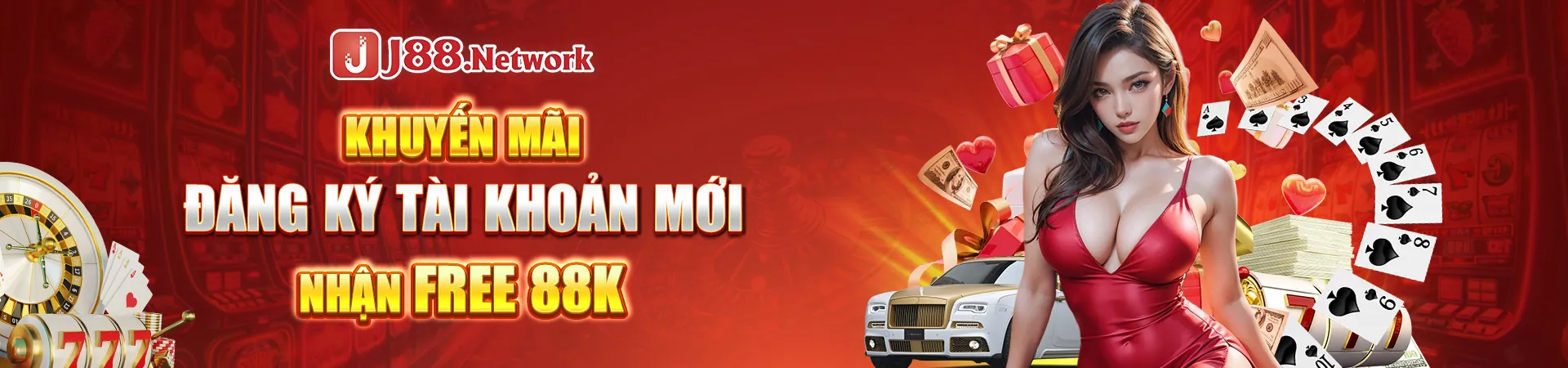 Một người phụ nữ chuyên nghiệp đang mỉm cười, đeo tai nghe, ngồi tại bàn làm việc với máy tính, tượng trưng cho dịch vụ hỗ trợ khách hàng 24/7 của ku77 nổ hũ.